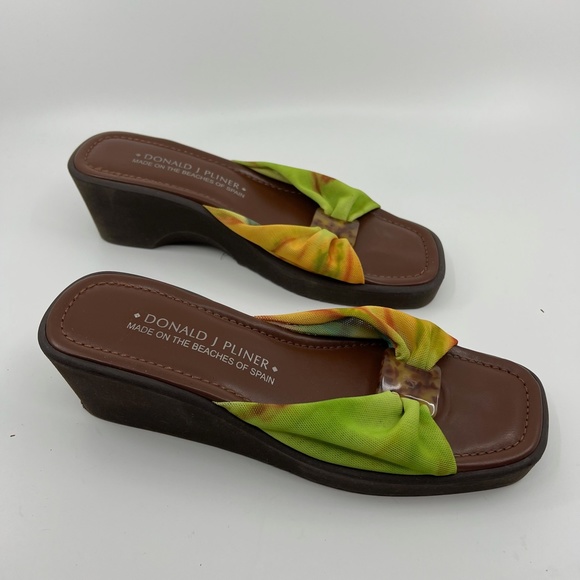 Donald  J Pliner Tie Dye Green Orange  Fabric Mesh Wedge/Slide Sandals 8 M - Picture 2 of 8